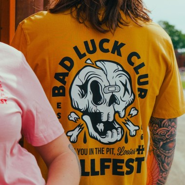 T-shirt "Bad Luck Club" ochre