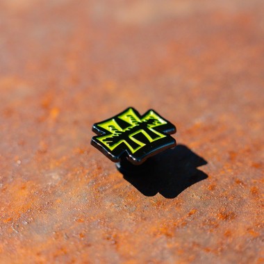 Pin's "H26"
